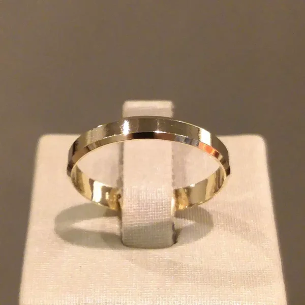 Par de Alianças de Casamento Reta c/ Quina