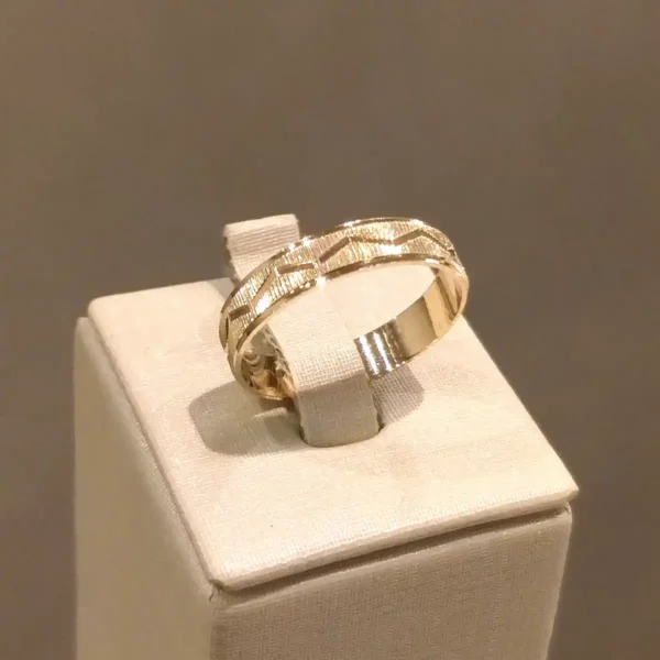 Par de Alianças de Casamento Reta Trabalhada - Image 2