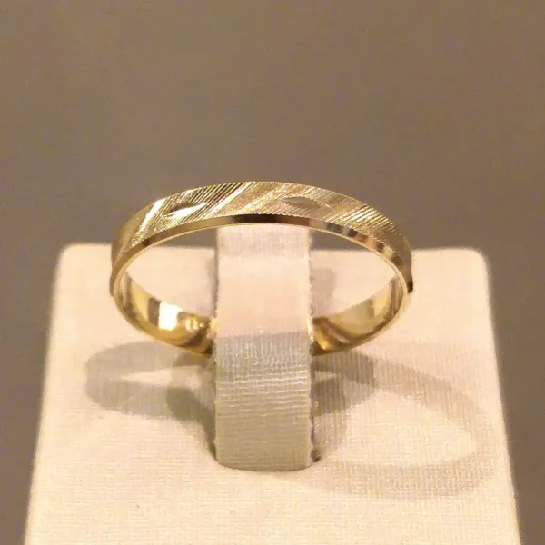 Par de Alianças de Casamento Côncava Trabalhada