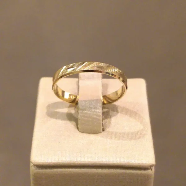 Par de Alianças de Casamento Côncava Trabalhada - Image 4