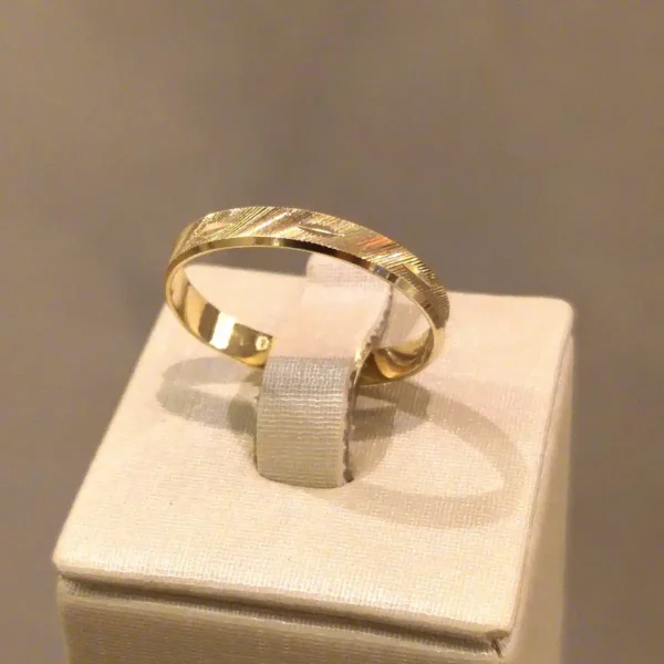 Par de Alianças de Casamento Côncava Trabalhada - Image 3