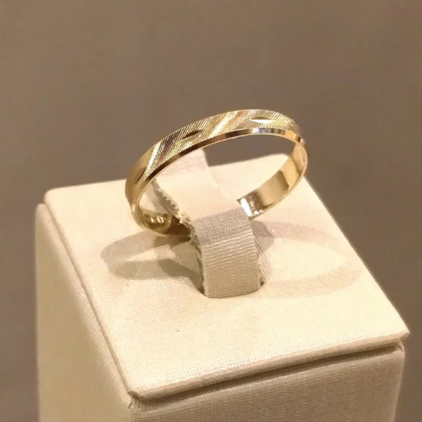 Par de Alianças de Casamento Côncava Trabalhada - Image 2