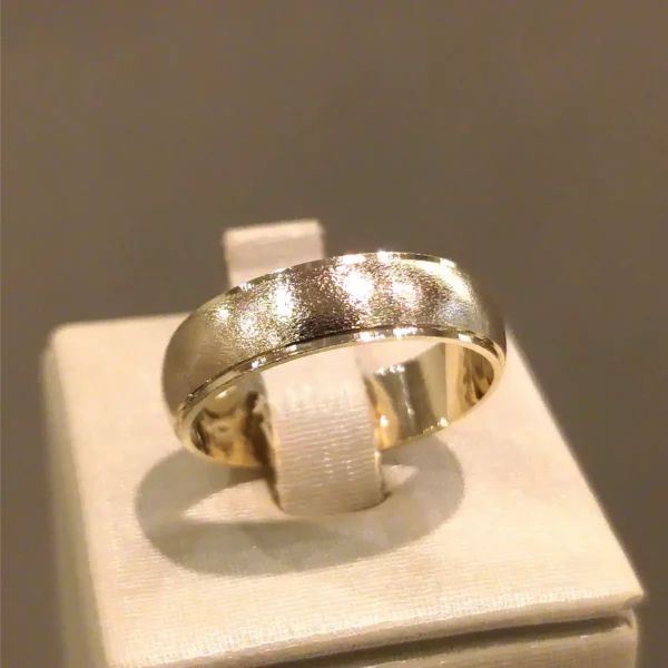 Par de Alianças de Casamento Abaulada Fosca - Image 2