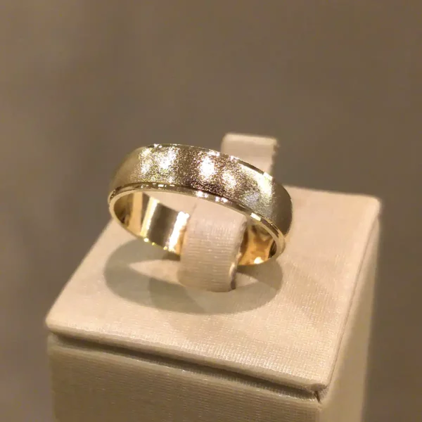 Par de Alianças de Casamento Abaulada Fosca - Image 3