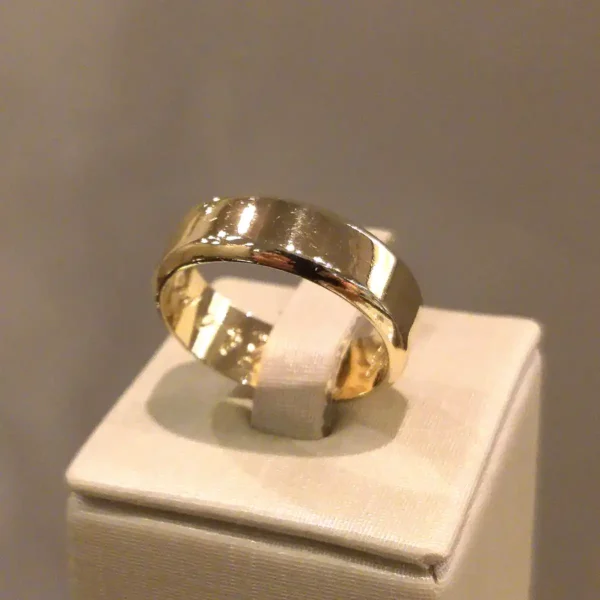 Par de Alianças de Casamento Reta c/ Quina Abaulada - Image 3