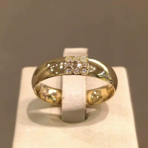 Par de Alianças de Casamento 8 Brilhantes