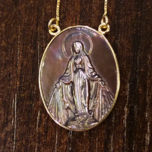 Gargantilha Escapulário Madre Pérola N Senhora Aparecida e Virgem Maria - Image 2