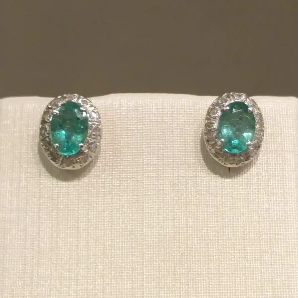 Brinco Oval de Esmeralda com Brilhantes